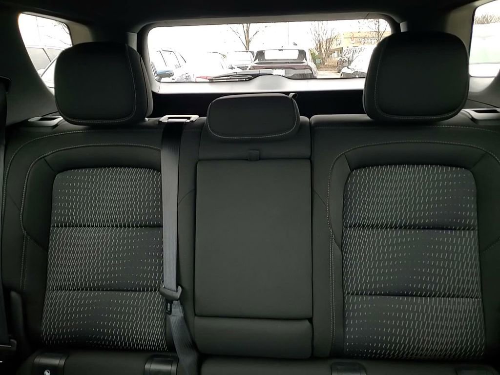 Used 2026 Chevrolet Equinox LT image 28