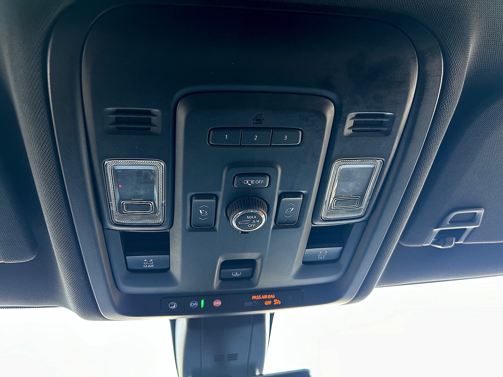 Used 2021 Chevrolet Tahoe Premier w/ Premium Package RWD image 23