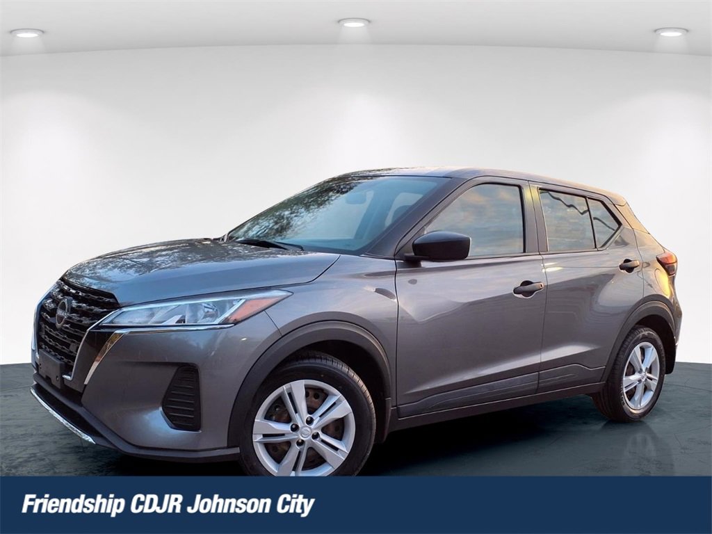 Used 2022 Nissan Kicks S image 1