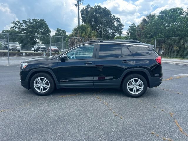 Used 2021 GMC Terrain SLE w/ Driver Convenience Package FWD image 2