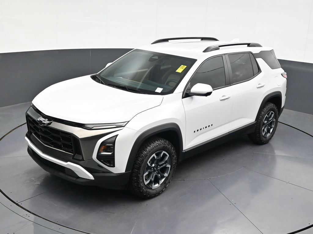 Used 2025 Chevrolet Equinox ACTIV w/ Safety and Technology Package FWD image 16