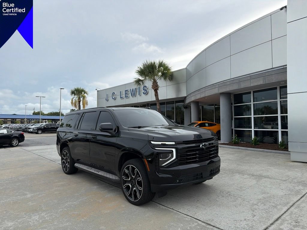 Used 2026 Chevrolet Suburban RST w/ RST Capability Package