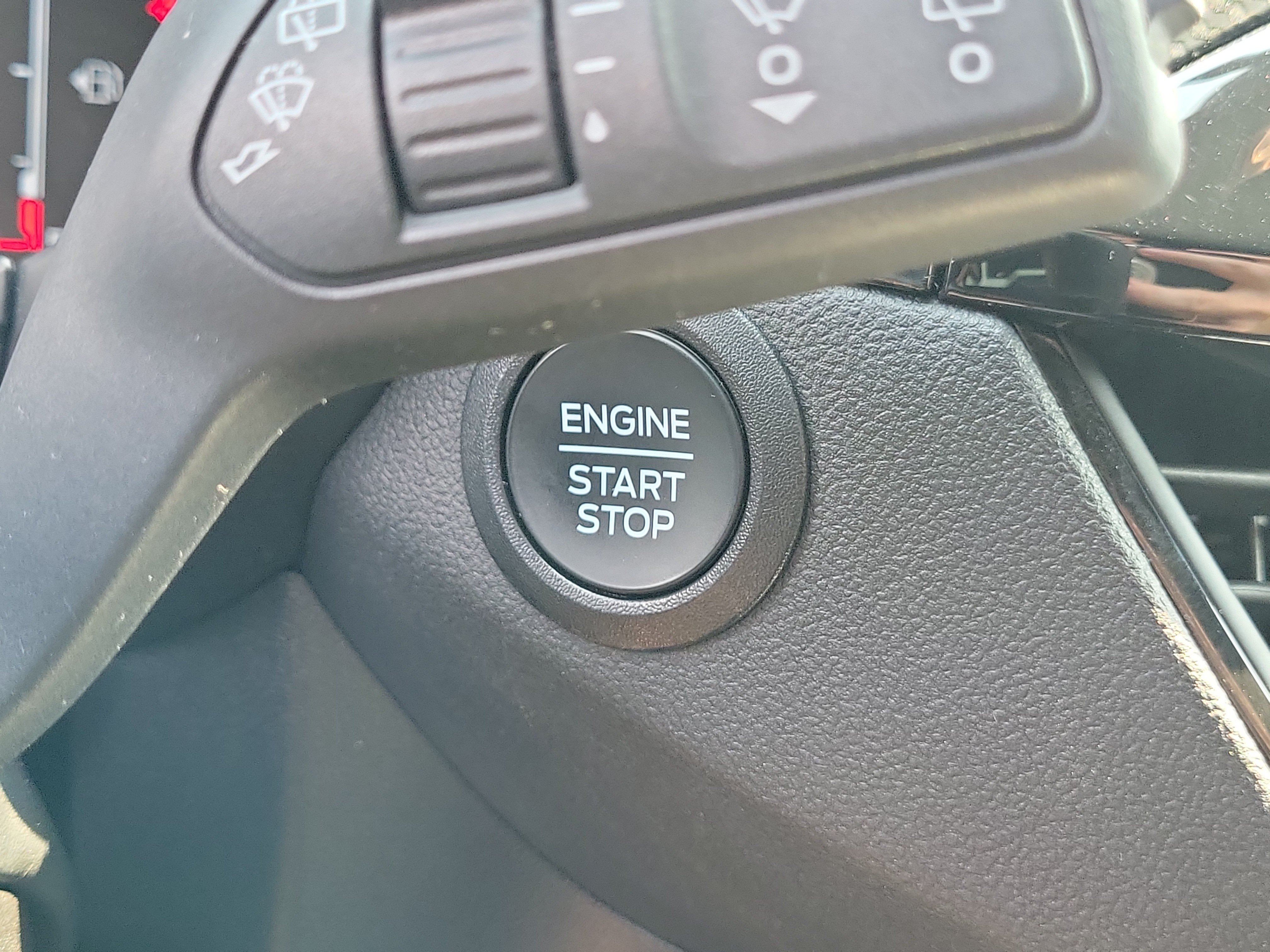 Used 2024 Ford Escape ST-Line AWD/4WD image 30
