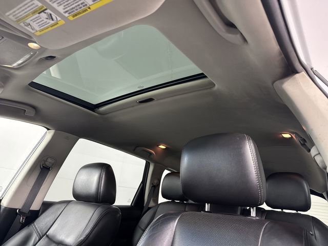 Used 2013 Nissan Pathfinder Platinum image 18