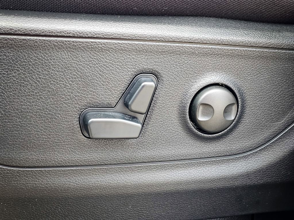 New 2026 RAM 1500 4x4 Crew Cab image 16