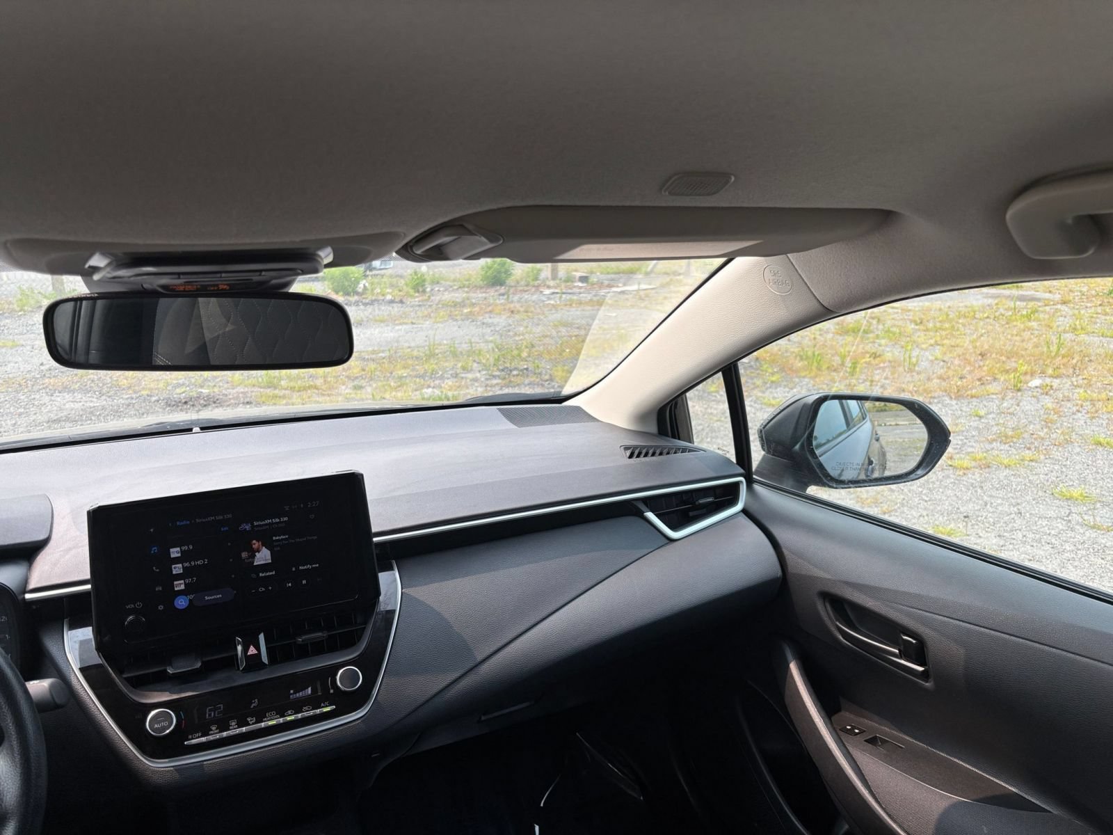 Used 2025 Toyota Corolla LE FWD image 31