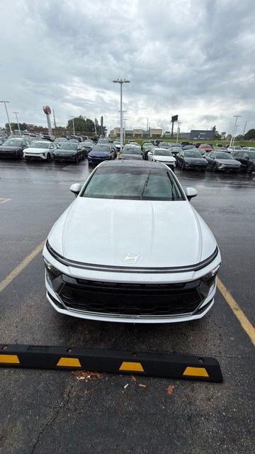 Used 2024 Hyundai Sonata SEL w/ Convenience Package FWD image 3