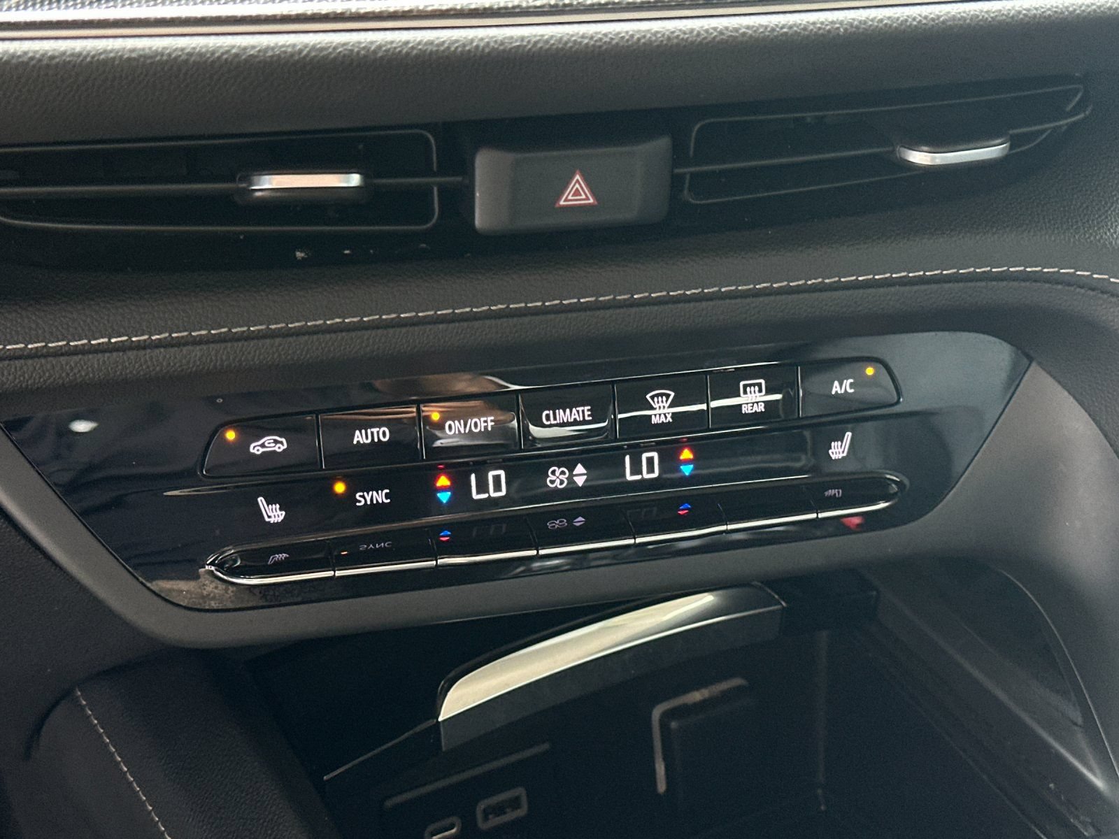 Used 2023 Buick Envision Essence FWD image 18