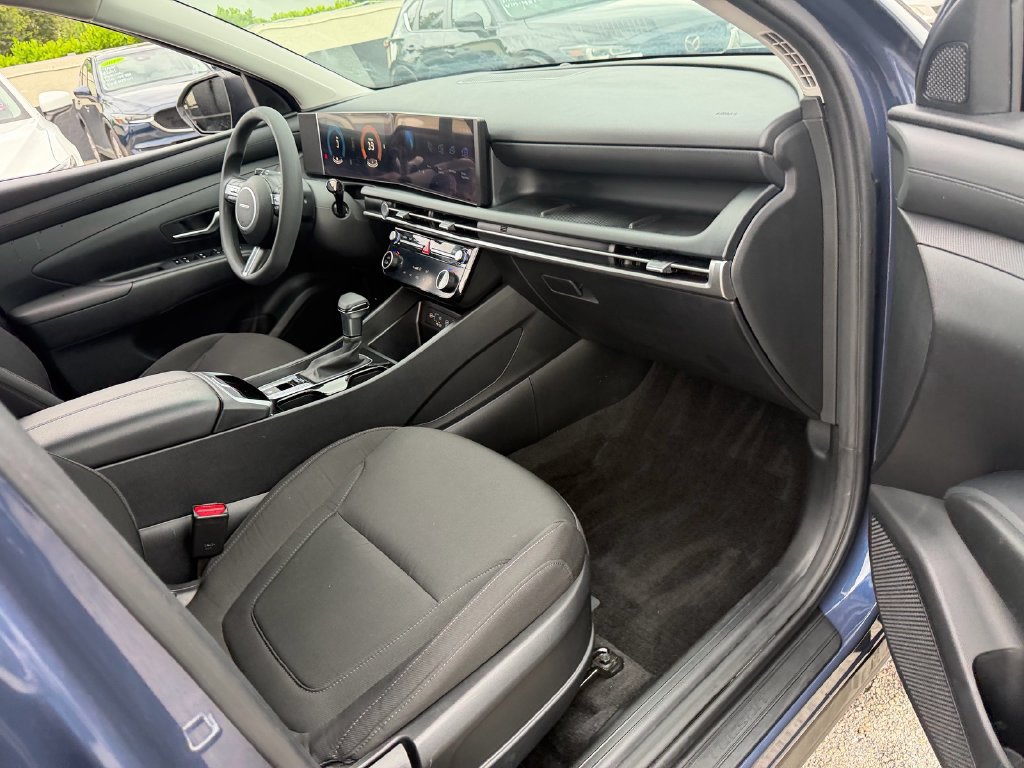 Used 2025 Hyundai Tucson SEL FWD image 16