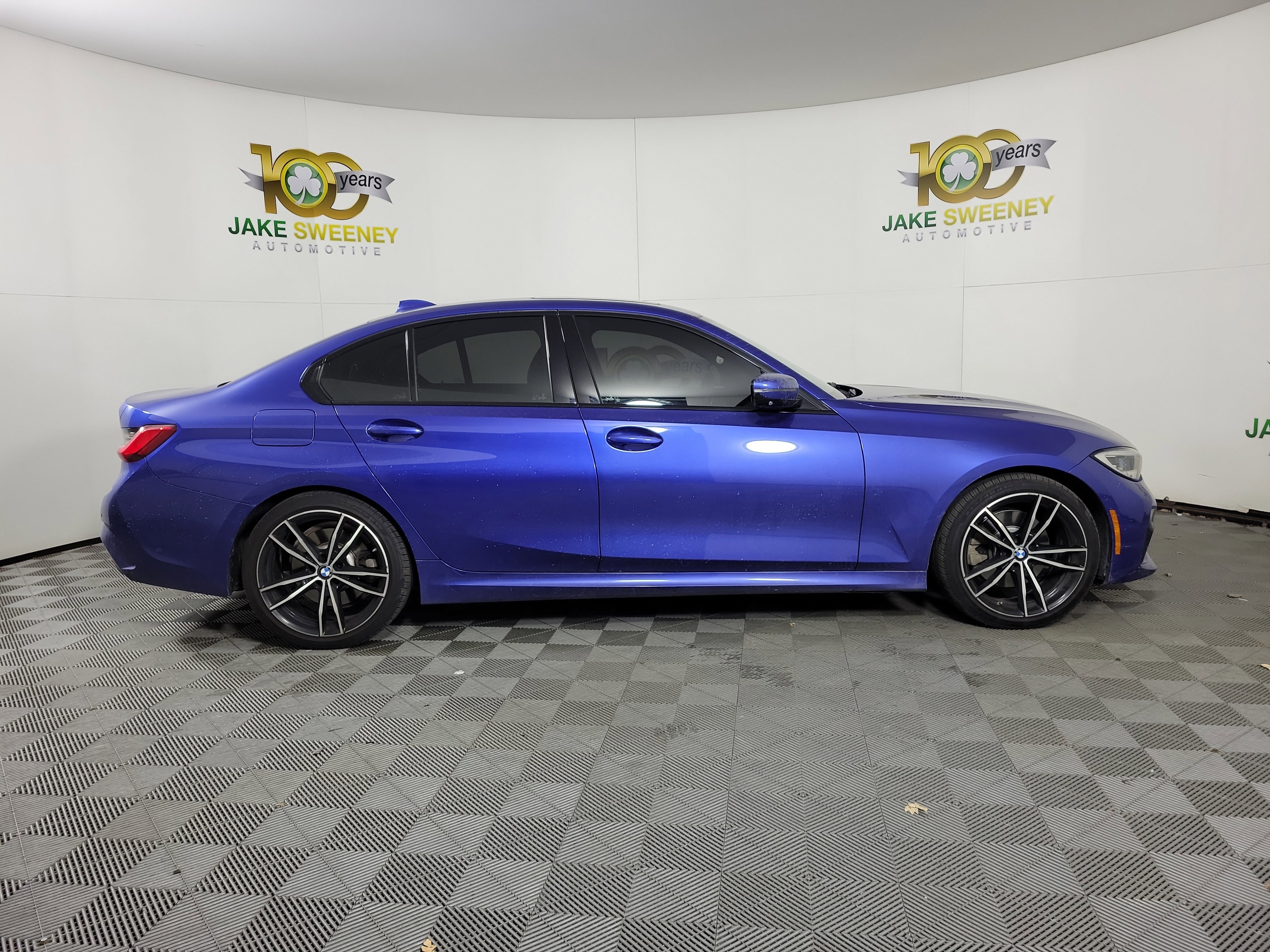 Used 2019 BMW 330i xDrive Sedan w/ M Sport Package image 4