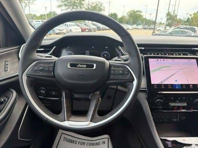 Used 2023 Jeep Grand Cherokee Limited w/ Luxury Tech Group II AWD/4WD image 26