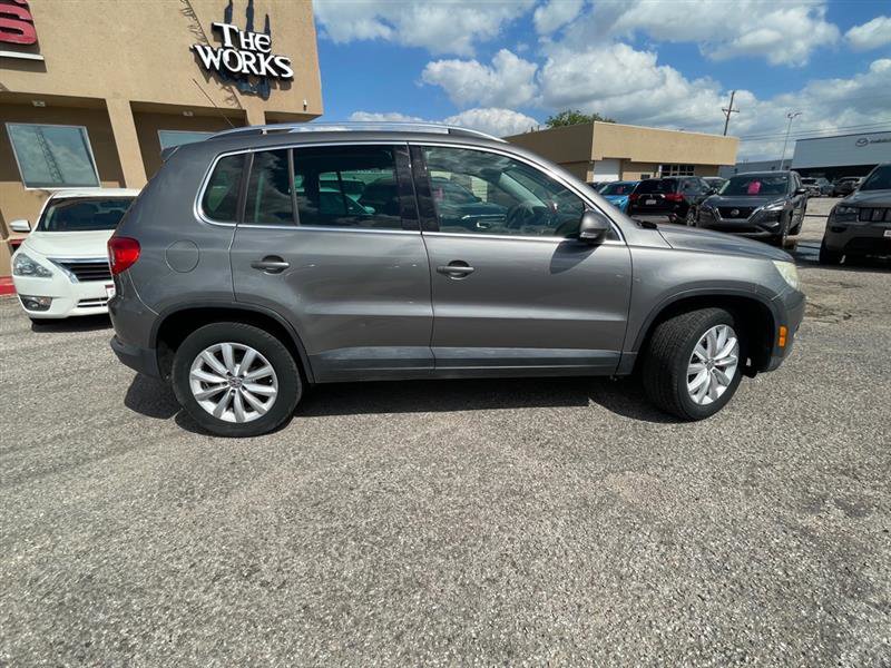 Used 2011 Volkswagen Tiguan S image 8