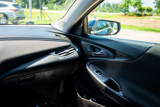 Used 2021 Chevrolet Malibu LT FWD image 29