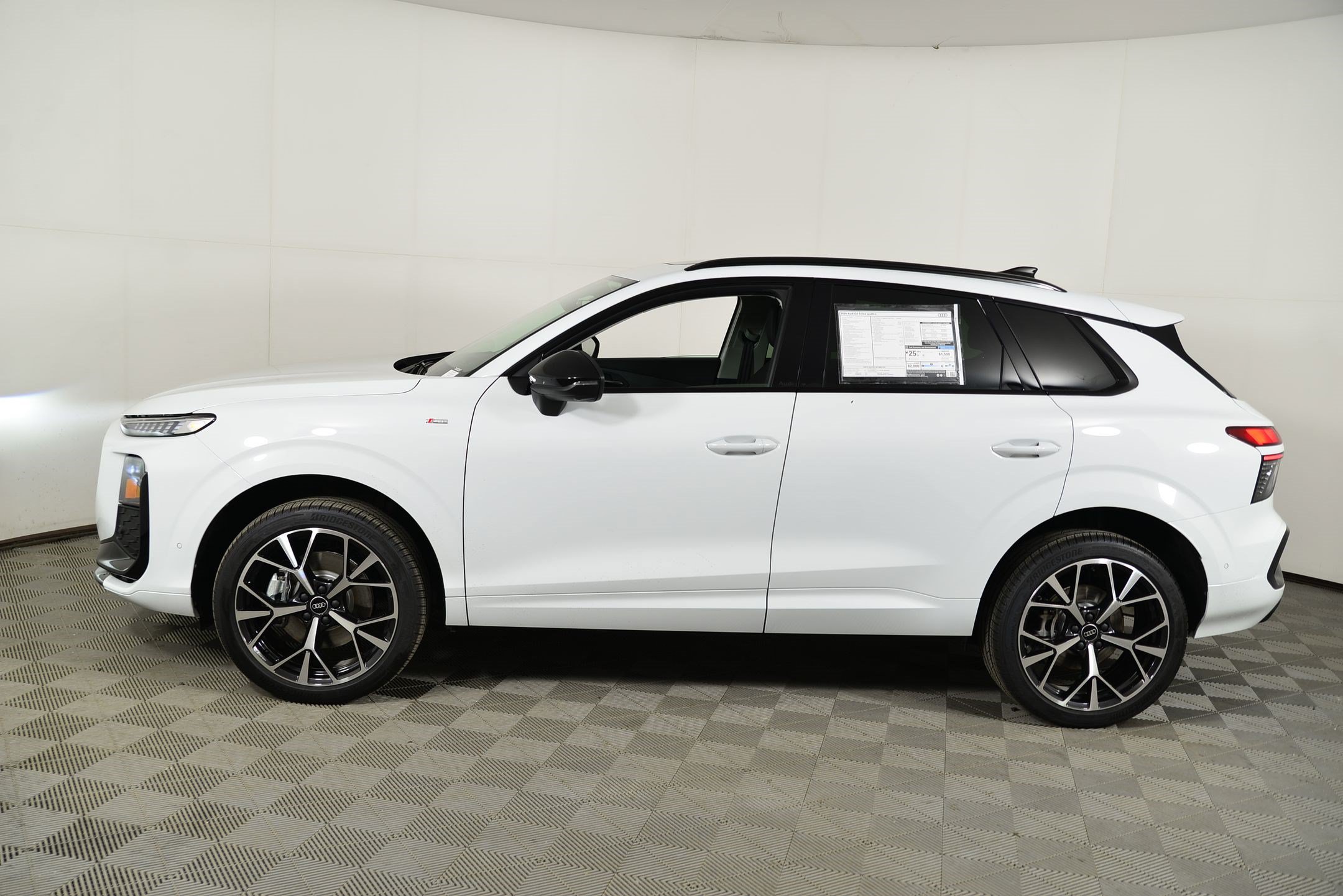 New 2026 Audi Q3 quattro 2.0T AWD/4WD image 2