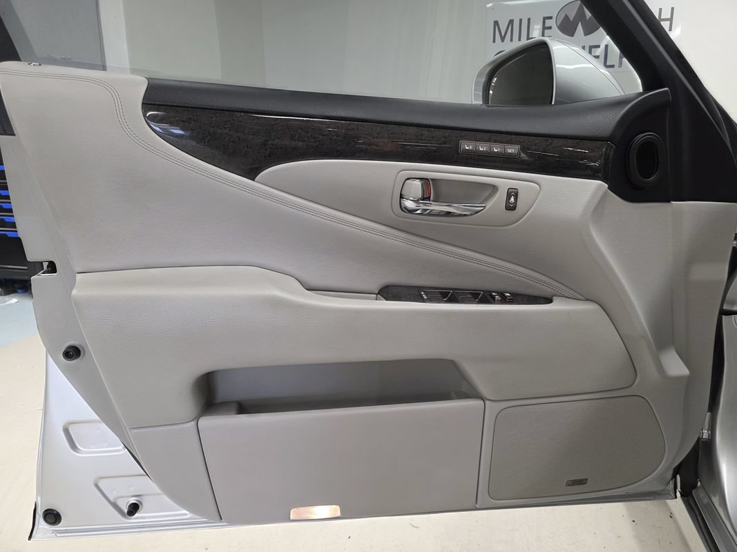 Used 2011 Lexus LS 460 L AWD/4WD image 18
