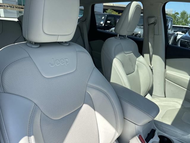 Used 2021 Jeep Cherokee Limited FWD image 11