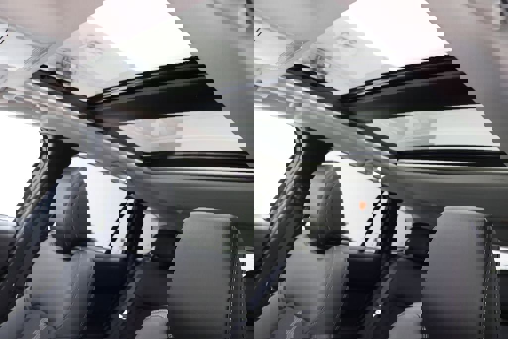 Used 2025 MAZDA CX-50 AWD 2.5 S w/ Premium Package image 16