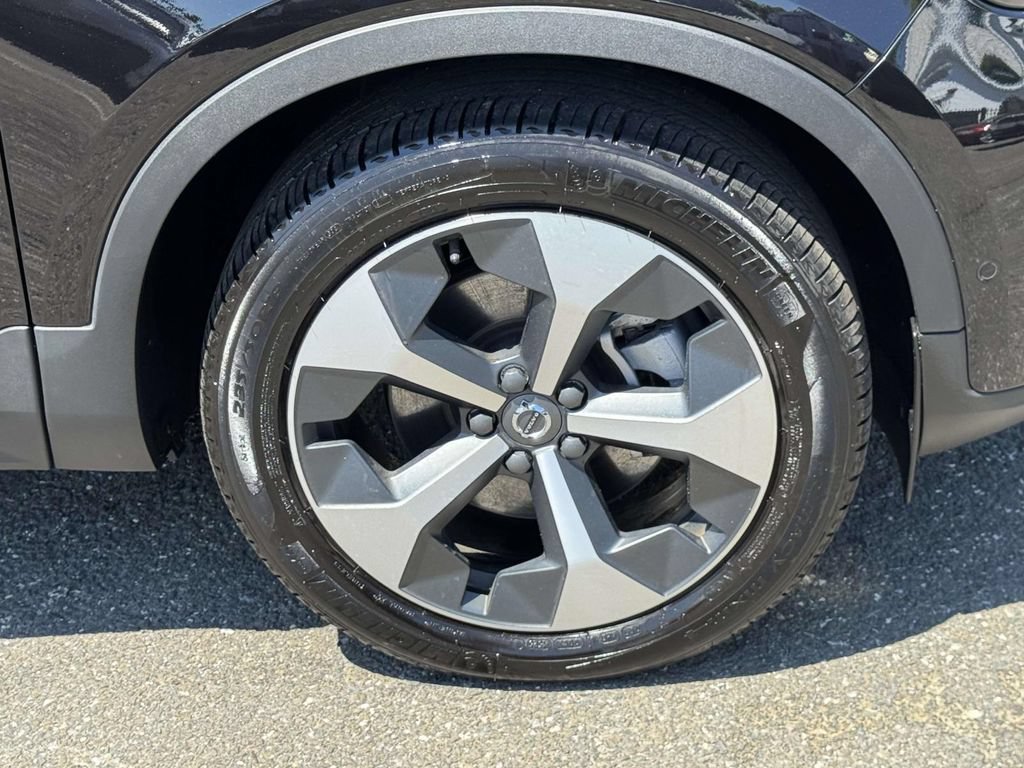 Certified 2026 Volvo XC40 B5 Plus w/ Protection Package Premier AWD/4WD image 6