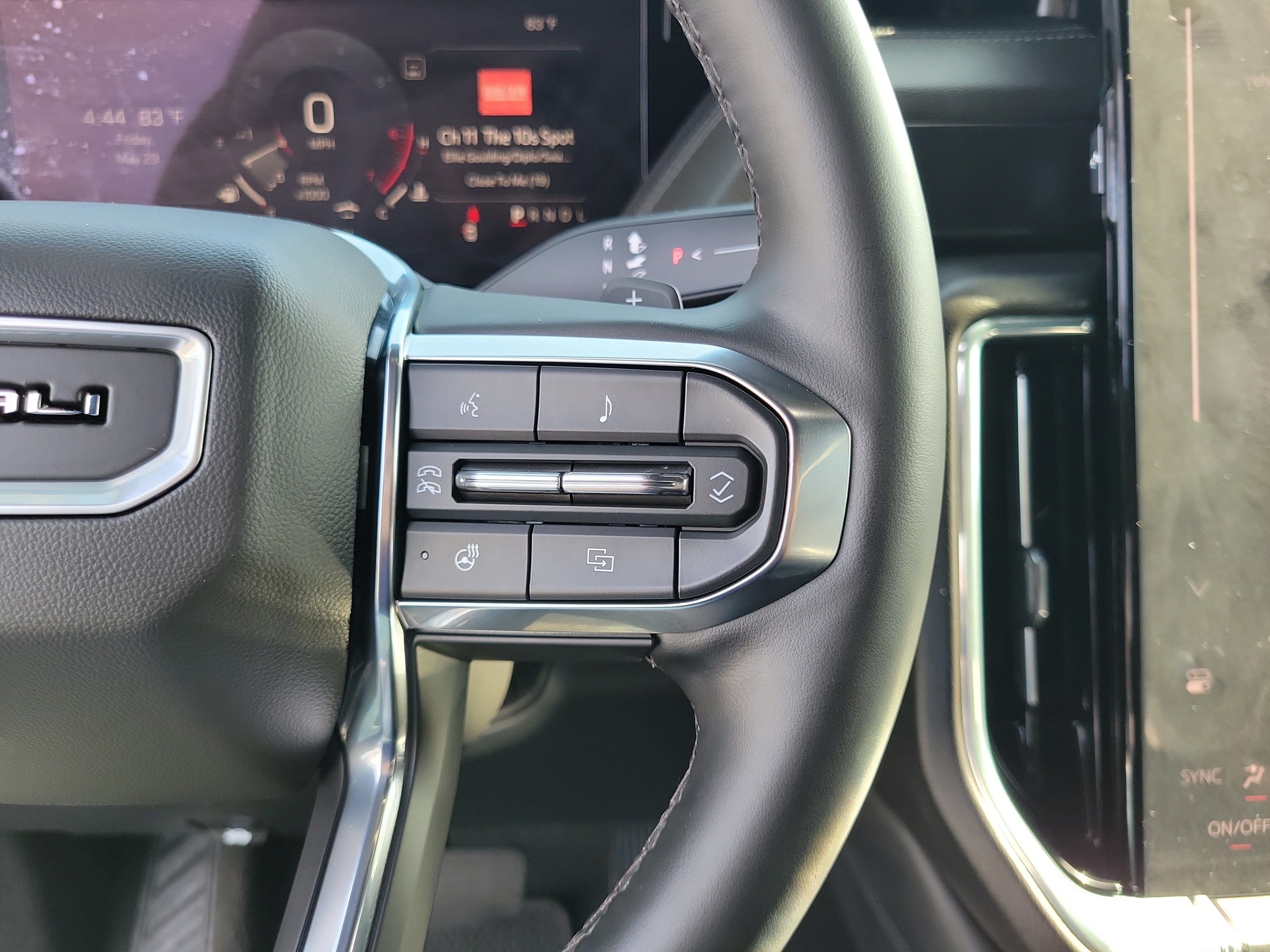 Used 2025 GMC Yukon Denali AWD/4WD image 24