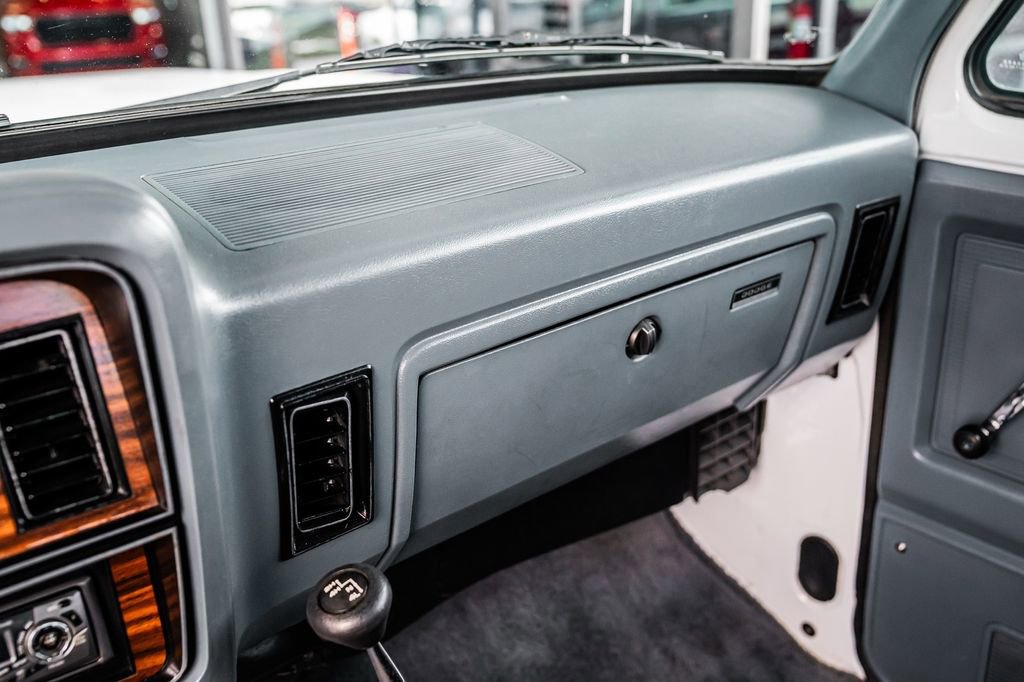 Used 1988 Dodge Ramcharger 4WD image 40