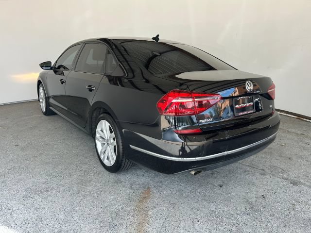 Used 2019 Volkswagen Passat Wolfsburg Edition FWD image 4