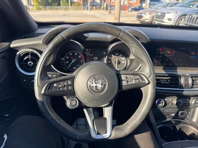 Used 2023 Alfa Romeo Stelvio Ti AWD/4WD image 35