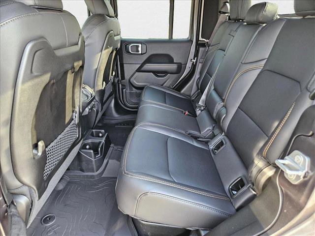 New 2025 Jeep Gladiator Sport image 15