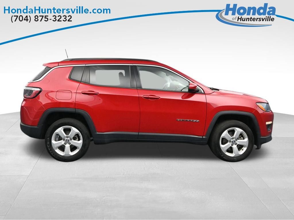 Used 2020 Jeep Compass Latitude w/ Cold Weather Group AWD/4WD image 9