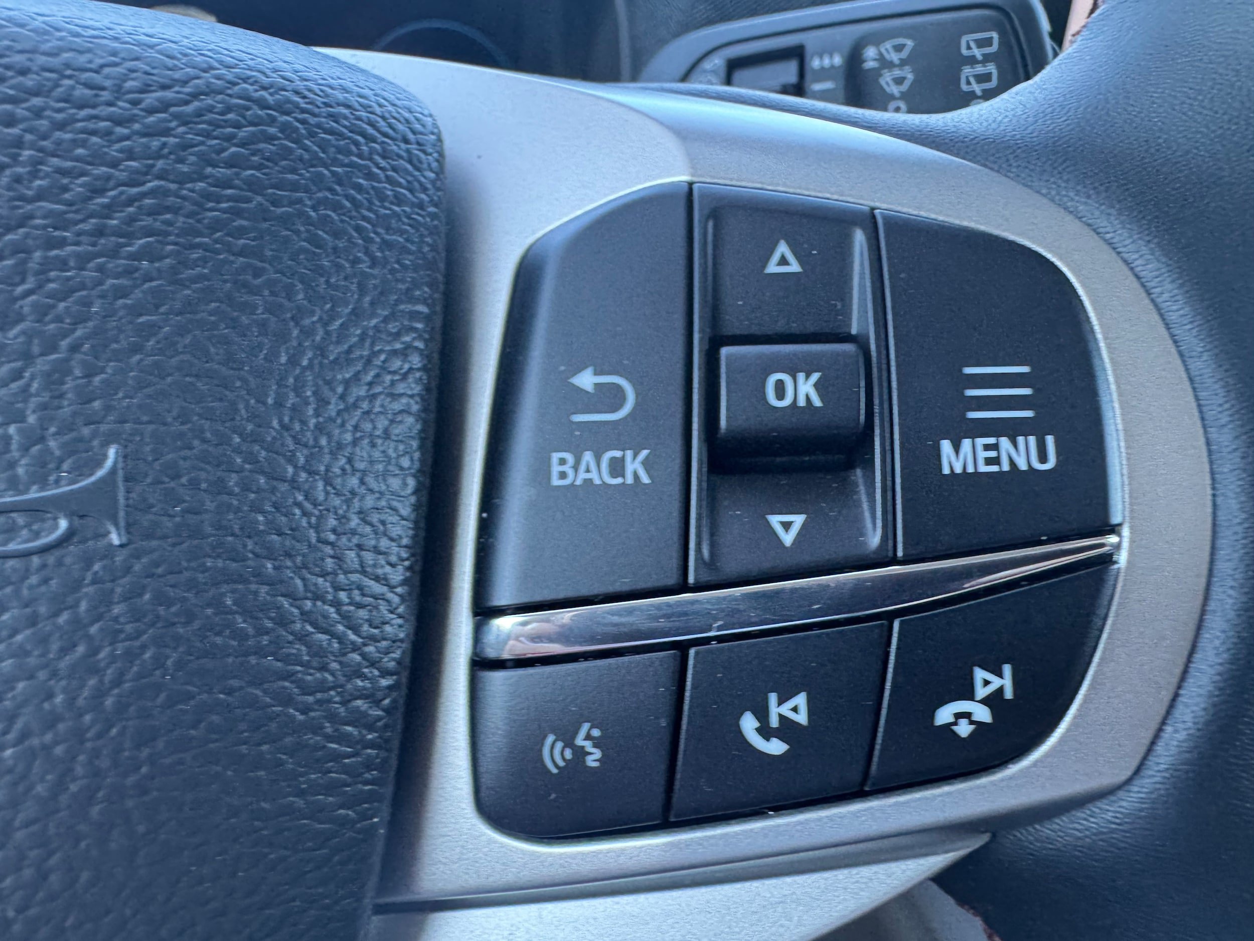Used 2026 Ford Explorer Active w/ Active Comfort Package AWD/4WD image 17