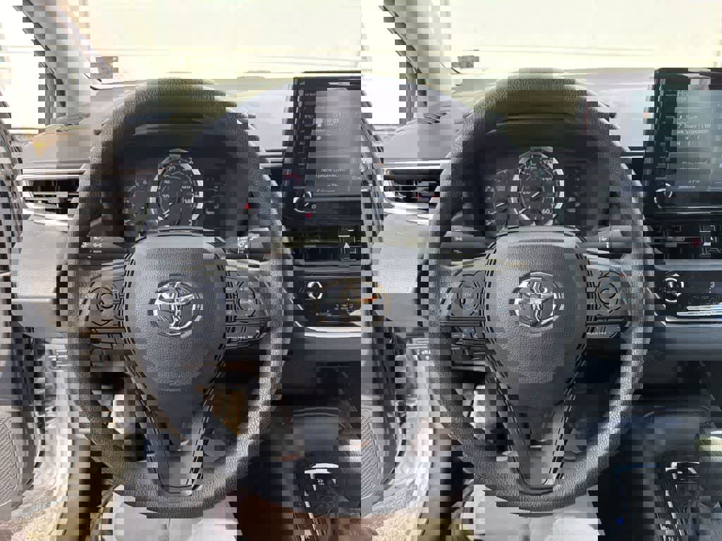 Used 2022 Toyota Corolla LE w/ Carpet Mat Package (TMS) image 28