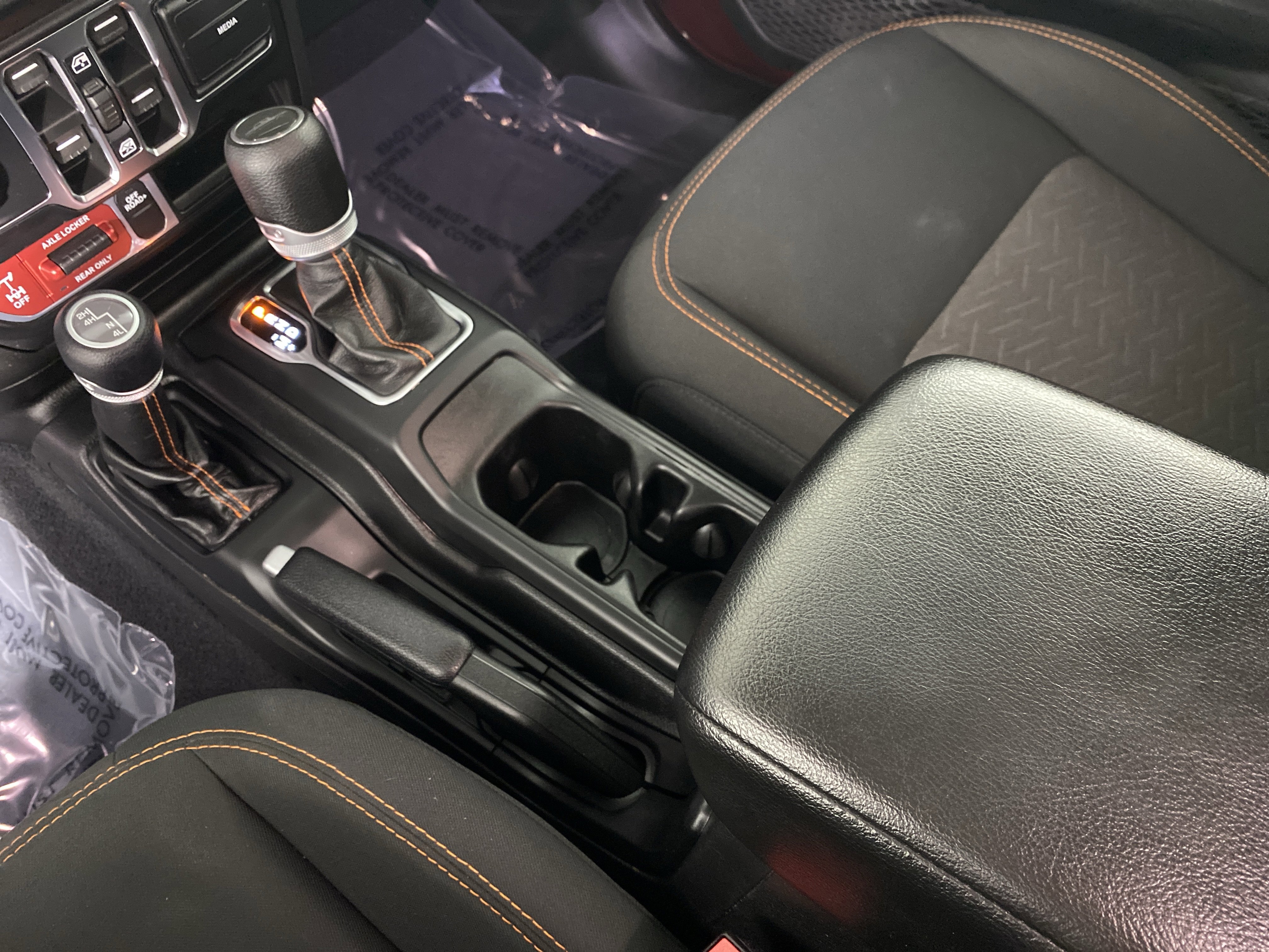 Used 2022 Jeep Gladiator Mojave w/ Cold Weather Group AWD/4WD image 29