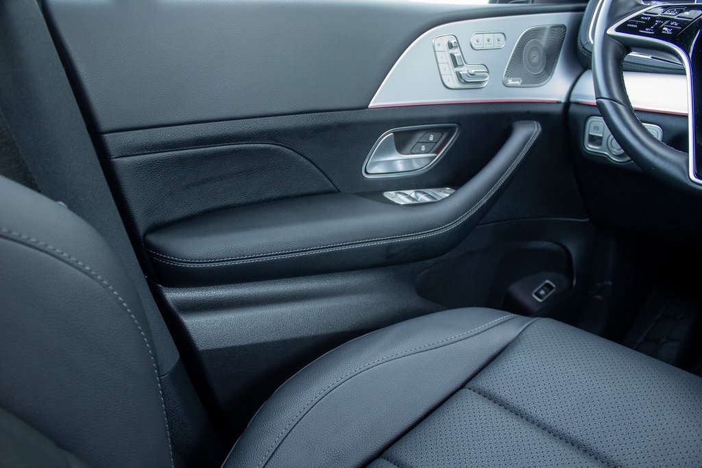 Used 2024 Mercedes-Benz GLS 450 4MATIC image 19