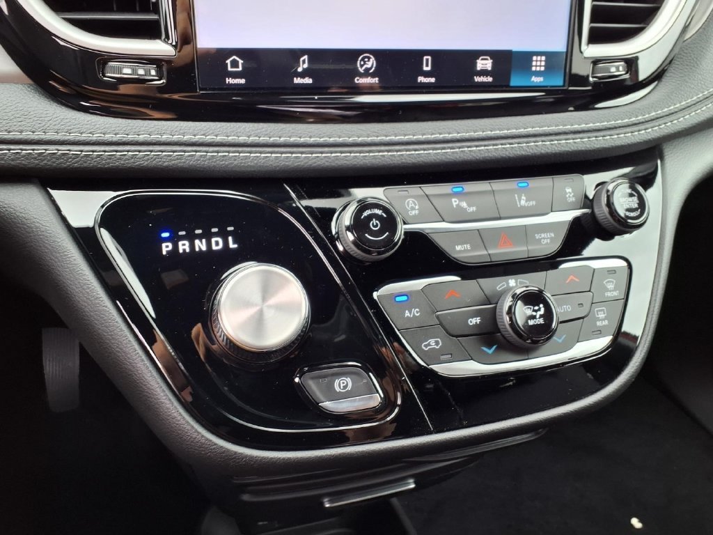 New 2027 Chrysler Pacifica Select FWD image 8
