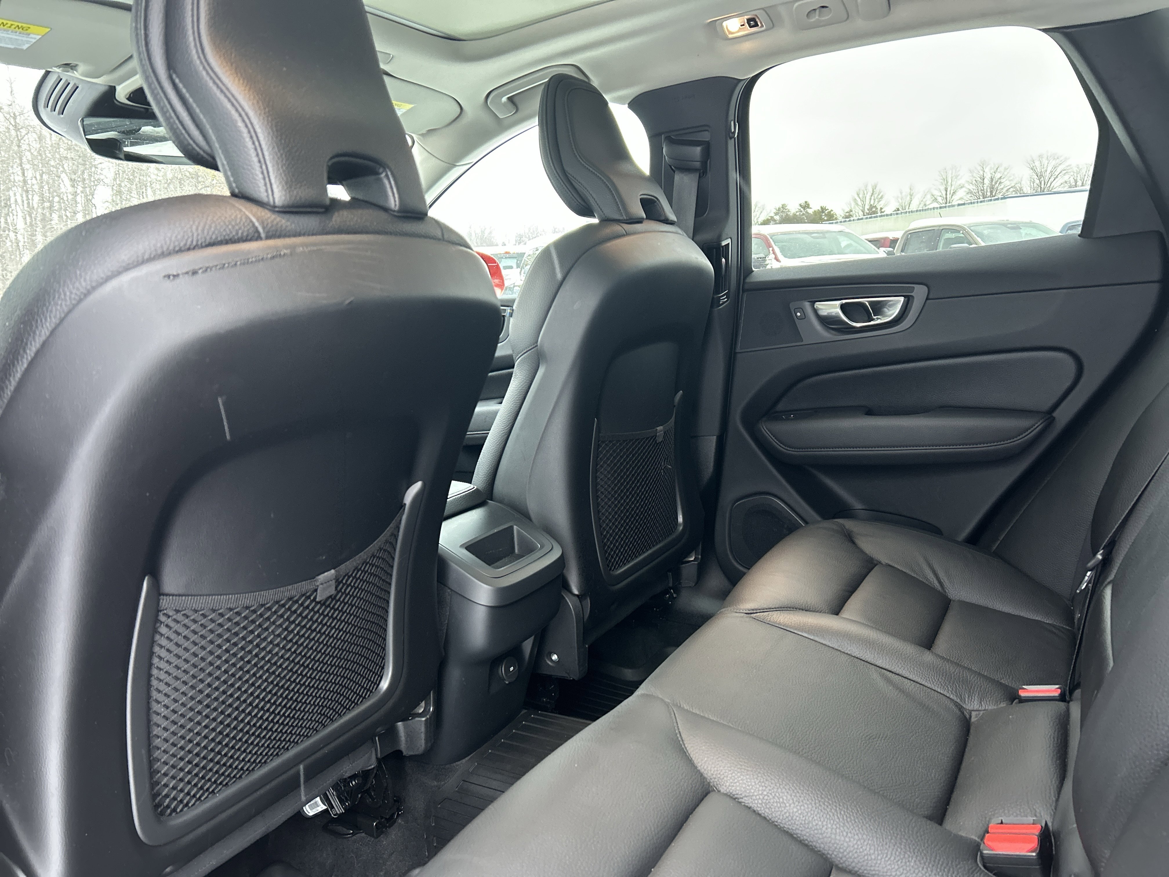 Used 2021 Volvo XC60 T5 Momentum image 12