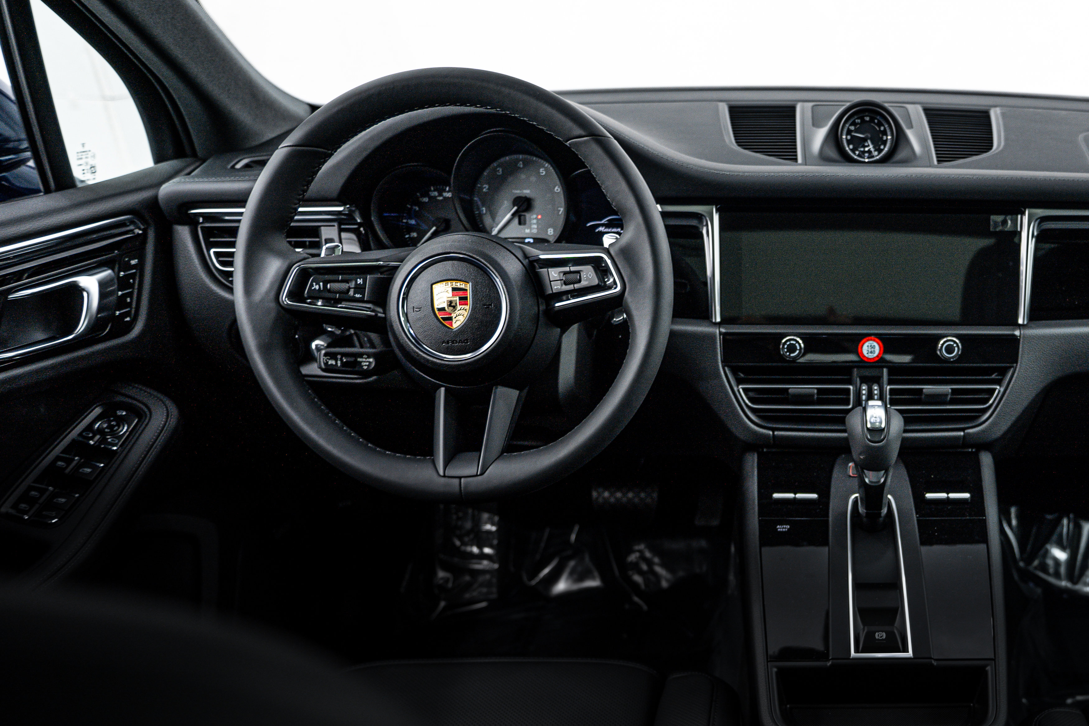 New 2025 Porsche Macan S image 13