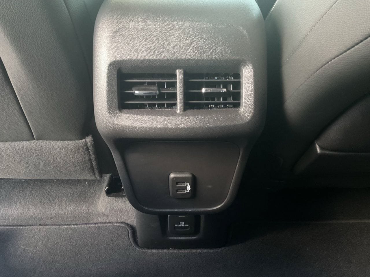 Used 2024 GMC Terrain SLT w/ Infotainment Package II AWD/4WD image 13