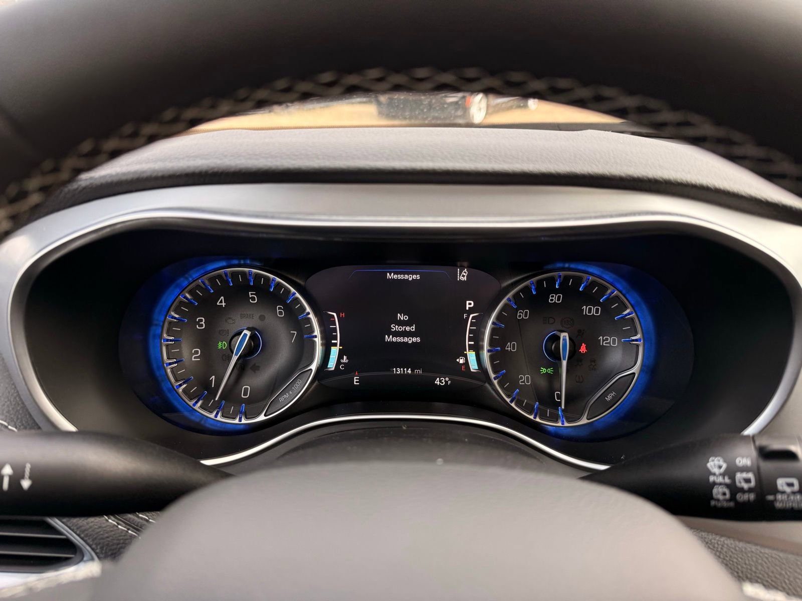 Used 2025 Chrysler Pacifica Limited image 33