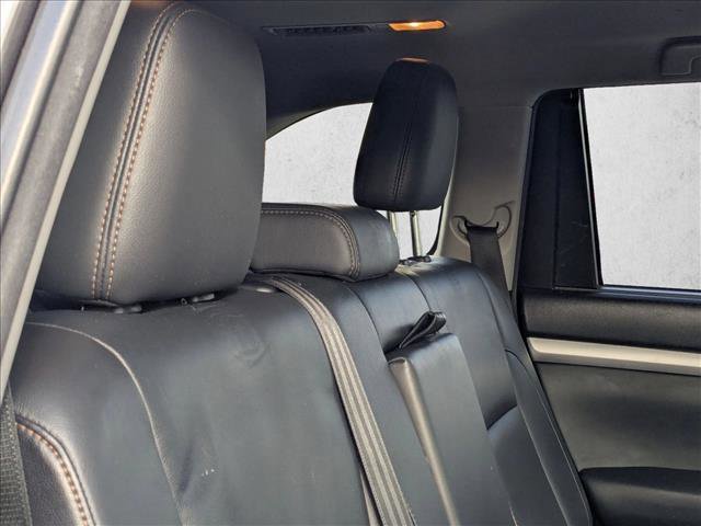 Used 2015 Toyota Highlander XLE image 18