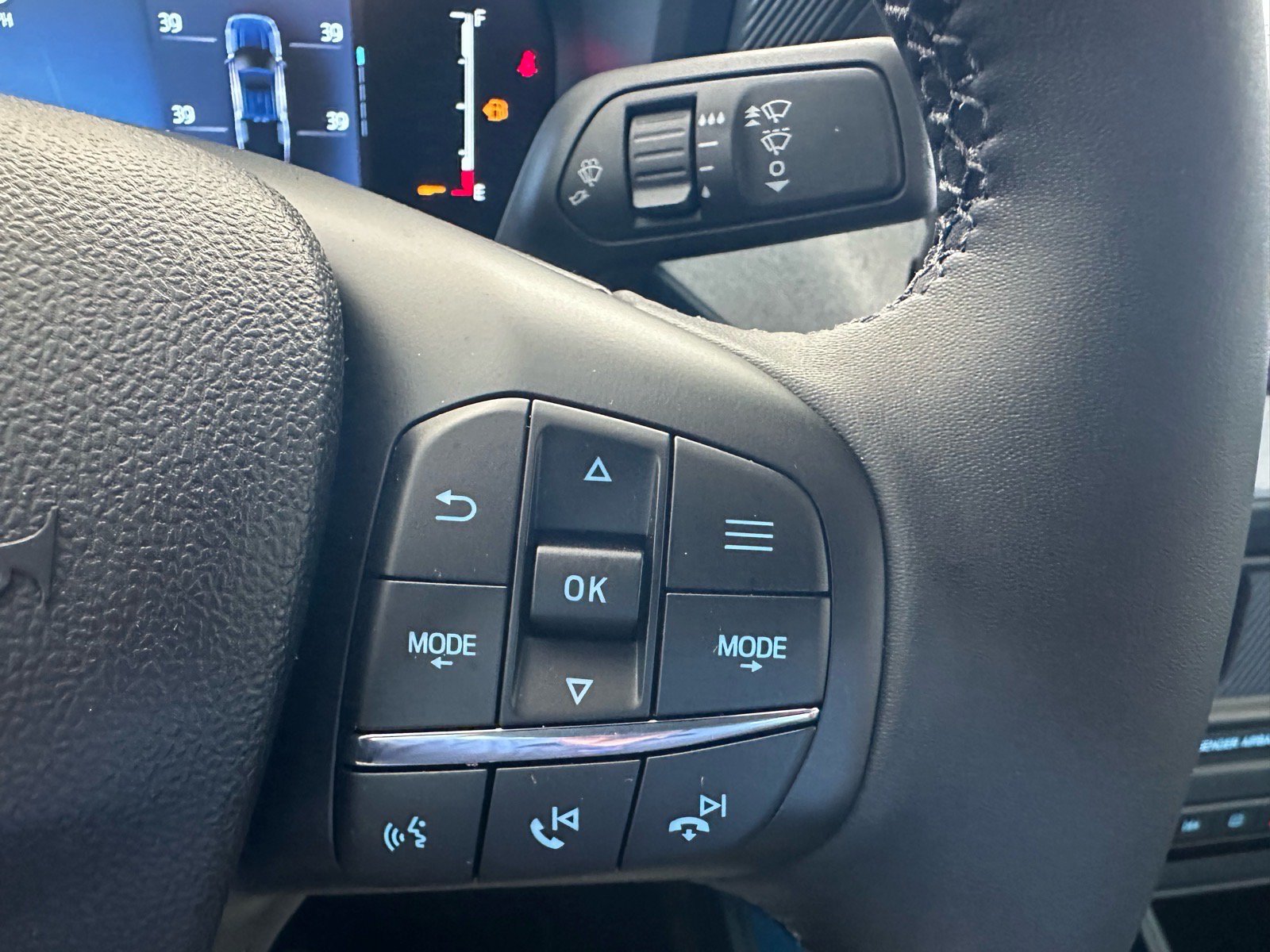 New 2026 Ford Maverick XLT w/ XLT Luxury Package FWD image 29