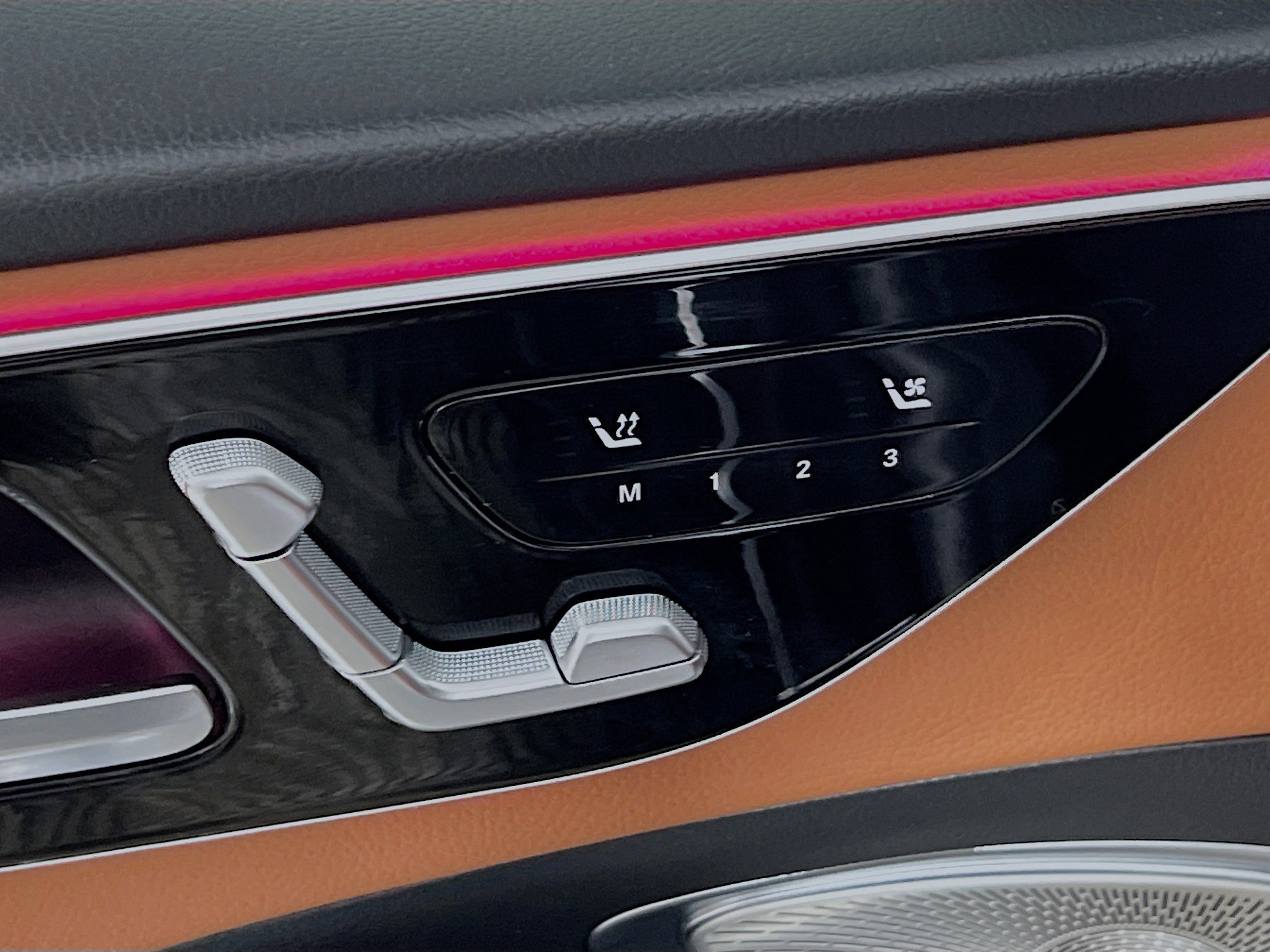 Used 2024 Mercedes-Benz C 300 Sedan w/ Exclusive Trim Package image 16