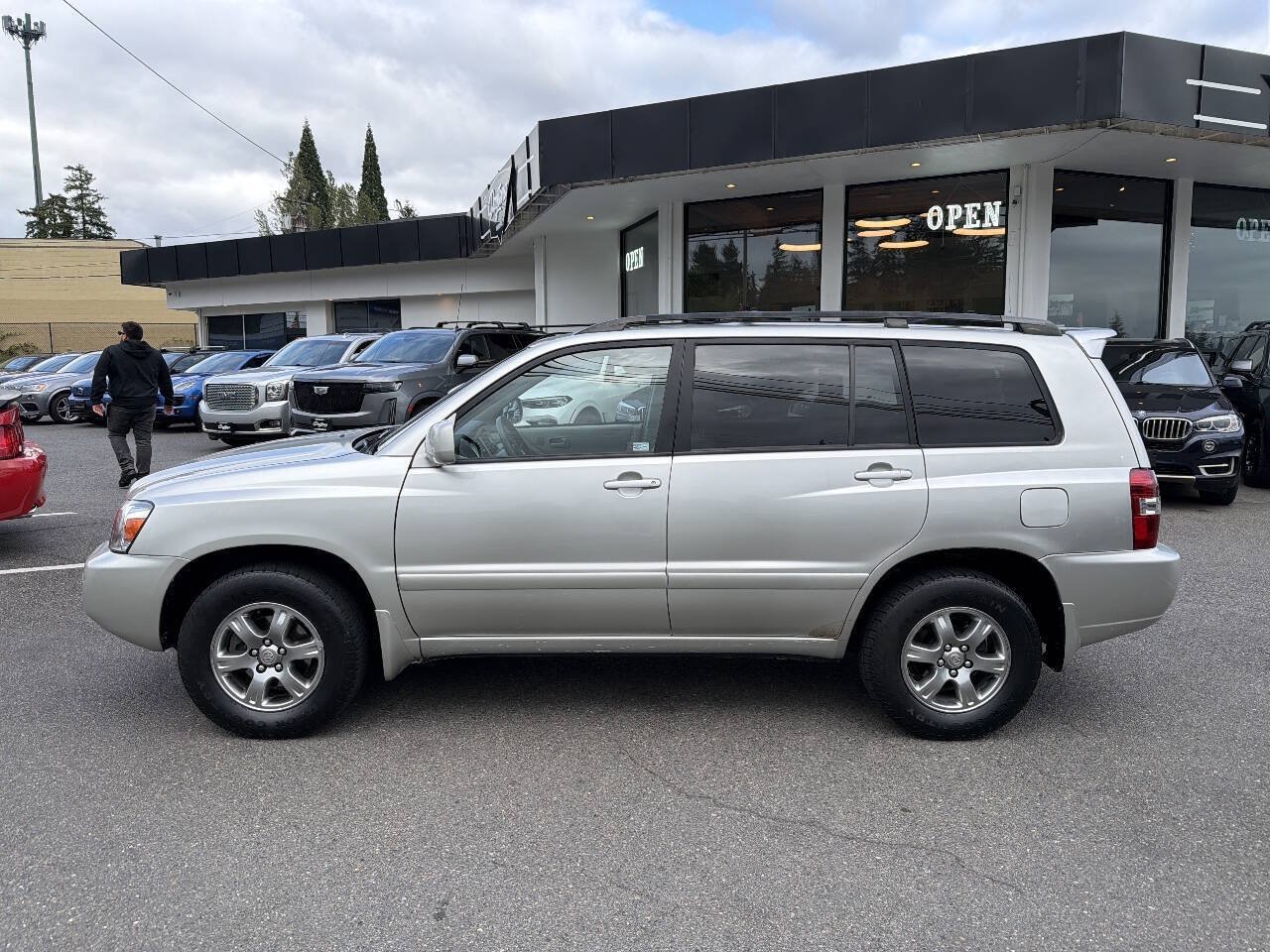 Used 2007 Toyota Highlander 4WD V6 w/ 3rd Row image 2