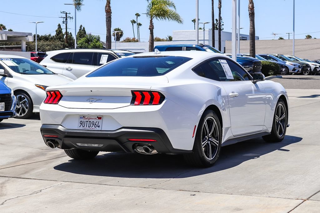 Used 2025 Ford Mustang Coupe RWD image 5