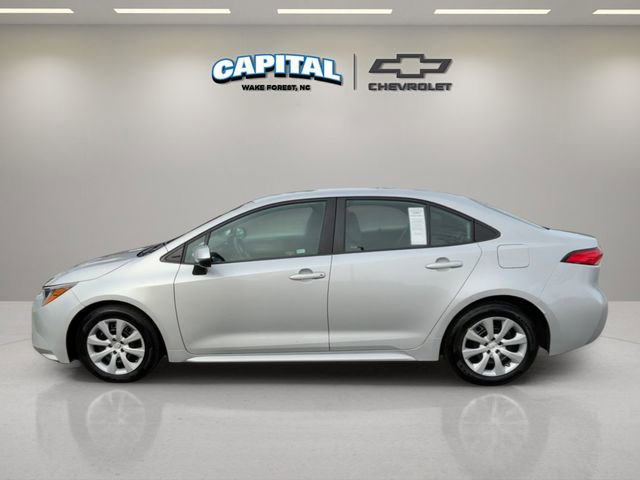 Used 2023 Toyota Corolla LE image 2
