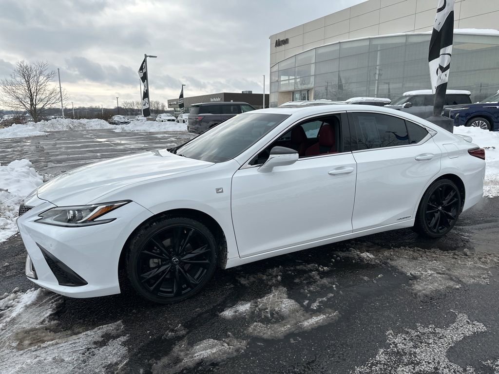Used 2022 Lexus ES 300h F Sport w/ Accessory Package image 9