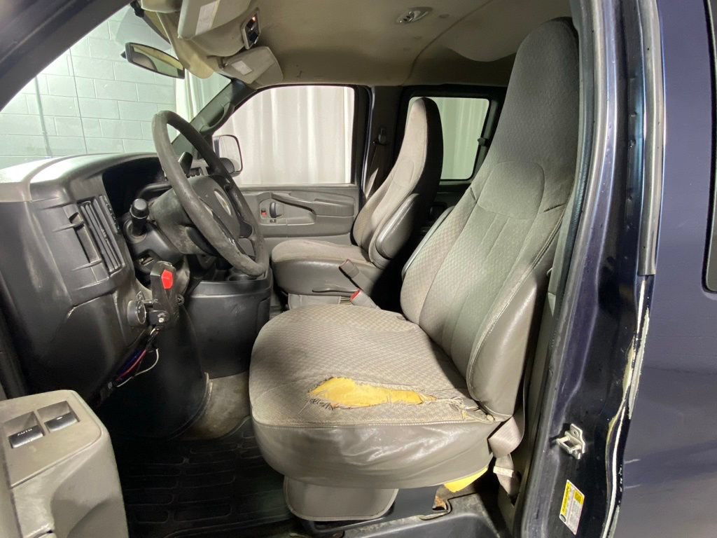 Used 2010 Chevrolet Express 3500 LT w/ LT Preferred Equipment Group RWD image 17