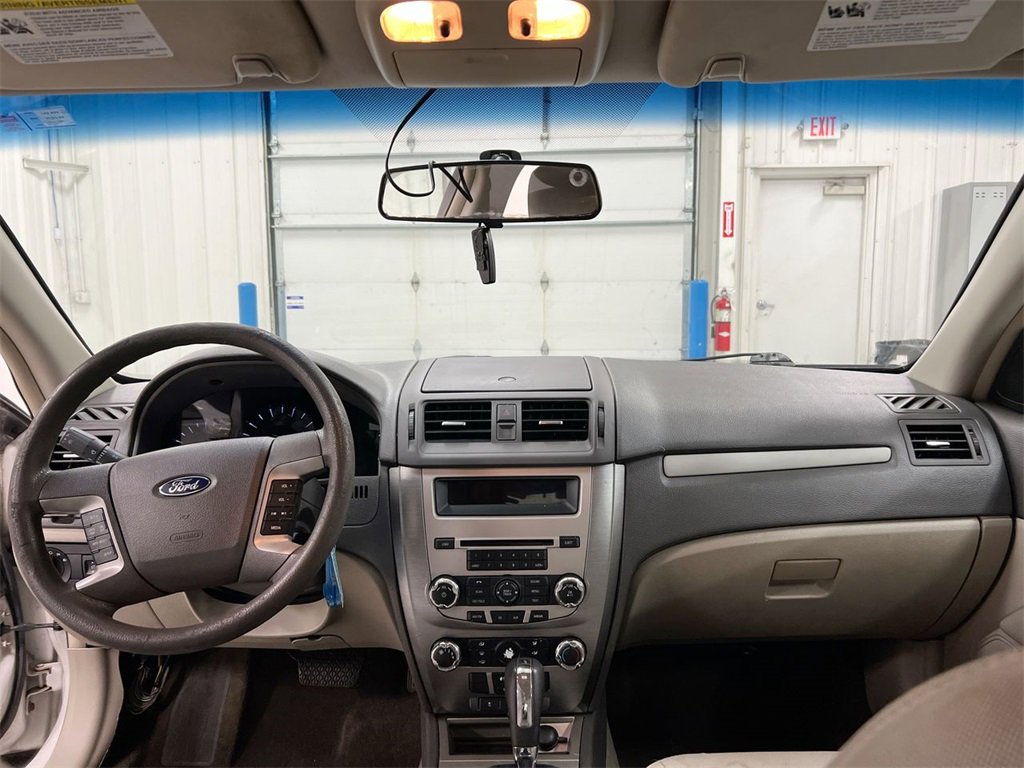 Used 2010 Ford Fusion SE image 10