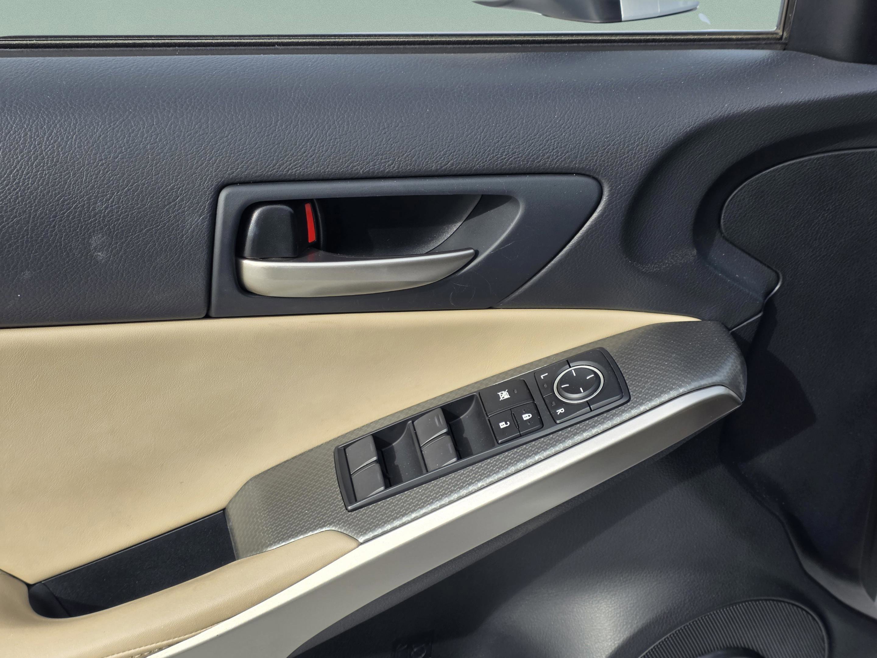 Used 2017 Lexus IS 200t F Sport w/ F Sport Package image 31