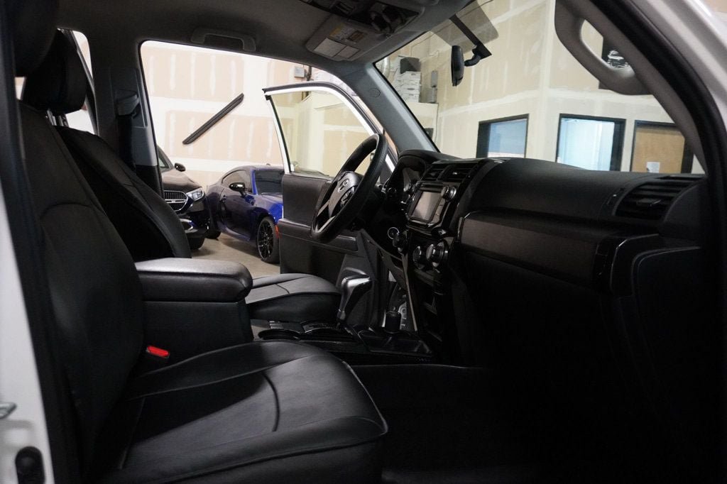 Used 2017 Toyota 4Runner TRD Off-Road AWD/4WD image 13