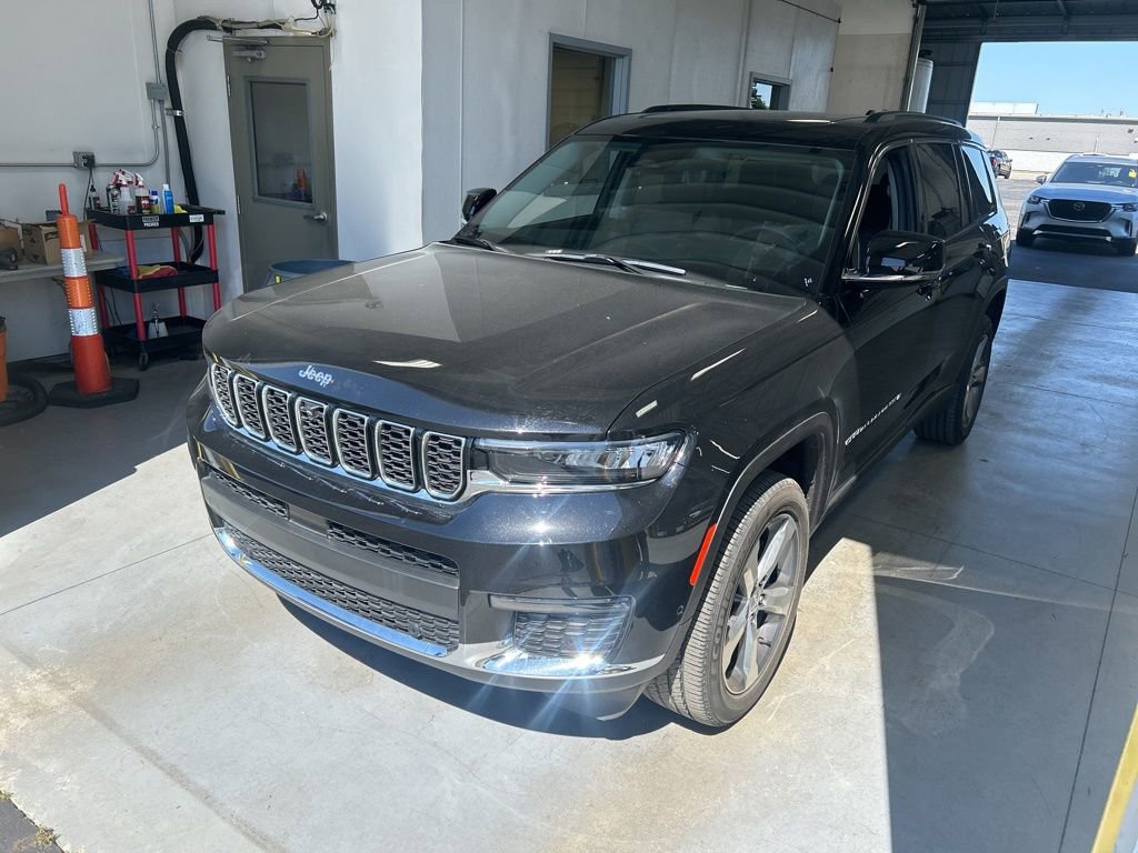 Used 2022 Jeep Grand Cherokee L Limited w/ Luxury Tech Group II AWD/4WD image 2
