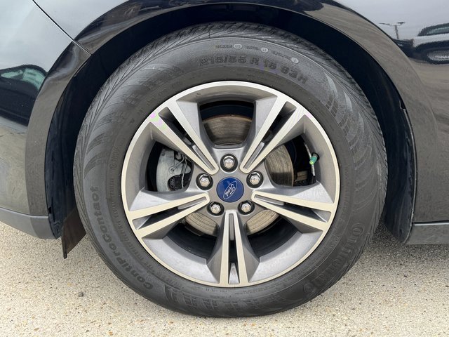 Used 2018 Ford Focus SE w/ SE Appearance Package image 13